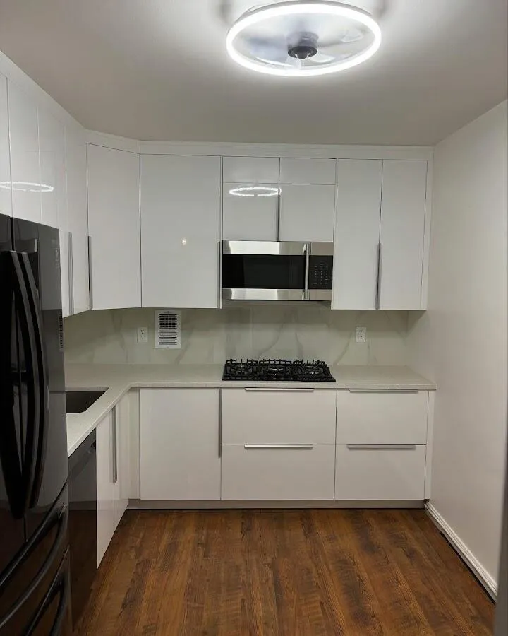 Renovated kitchen with quartz countertops in Larkin